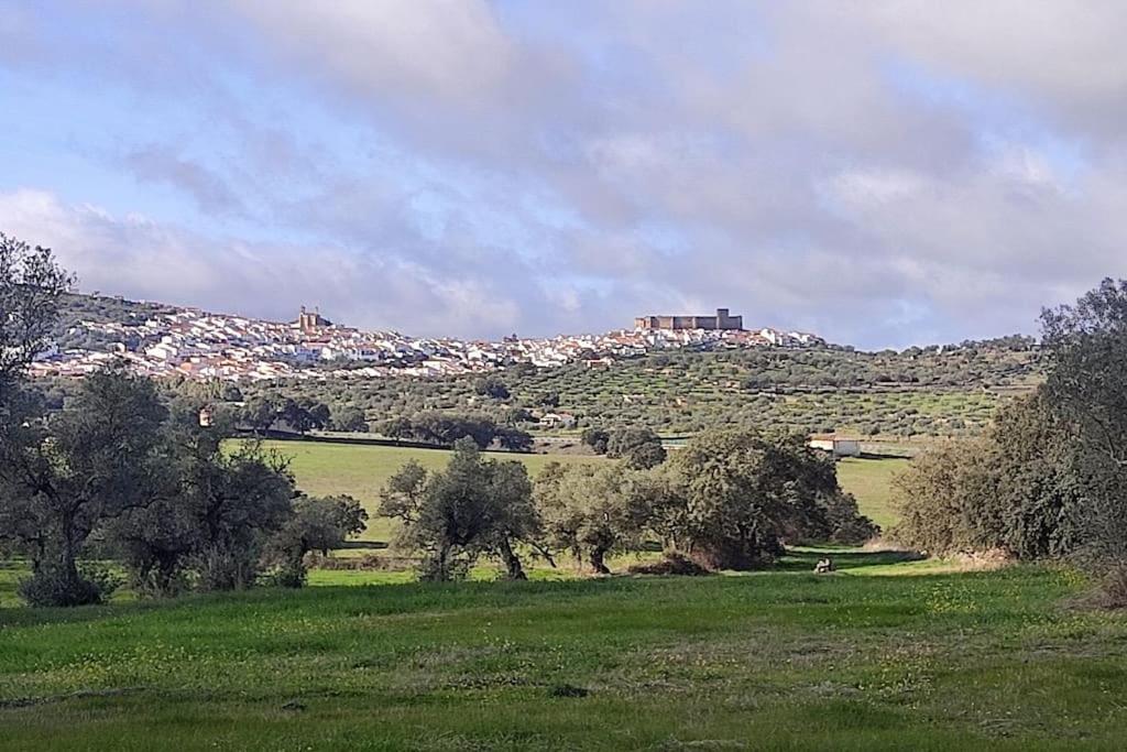 הוילה Segura de León El Zarzal De Segura מראה חיצוני תמונה